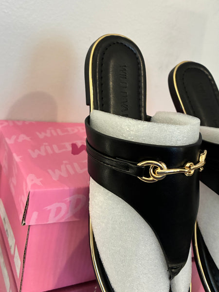 The Monaco Gold Horsebit Detail Thong Flat Sandal – Black