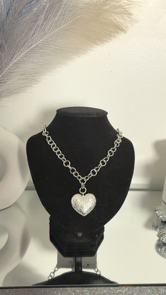 Amour Luxe Heart Pendant Necklace & Earrings Set – Rhodium (Silver)