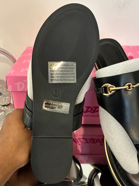 The Monaco Gold Horsebit Detail Thong Flat Sandal – Black