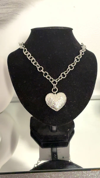 Amour Luxe Heart Pendant Necklace & Earrings Set – Rhodium (Silver)