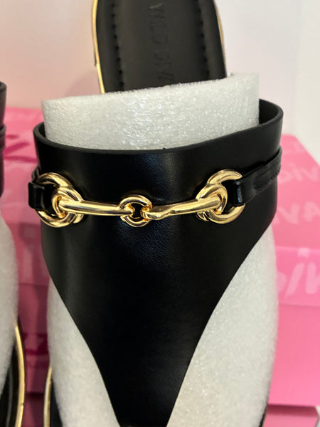 The Monaco Gold Horsebit Detail Thong Flat Sandal – Black