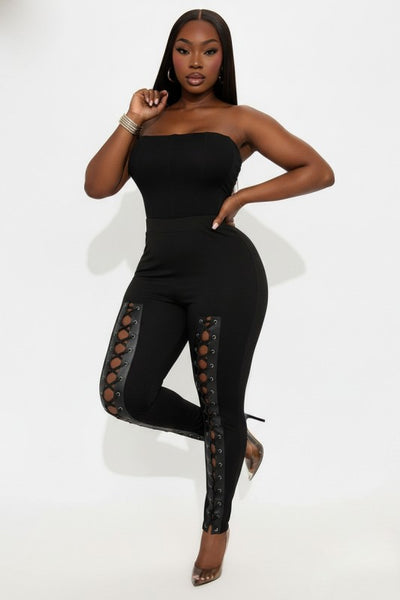 Main Character Plus Size Lace-Up Leggings